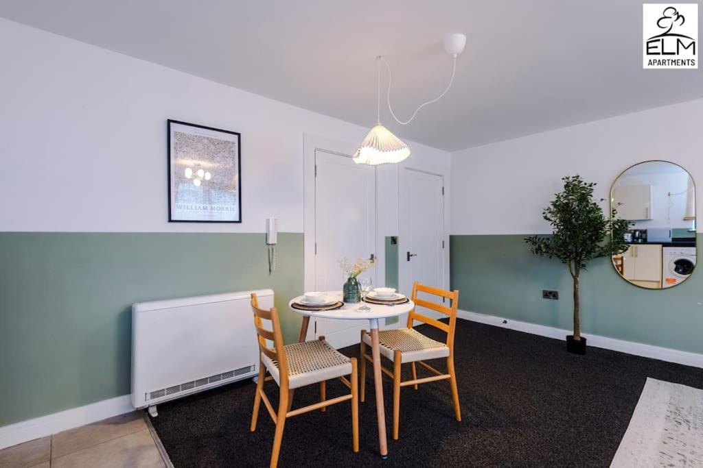 Cozy 1 Bedroom Apartment, Prime Location , Free Parking Manchester Zewnętrze zdjęcie