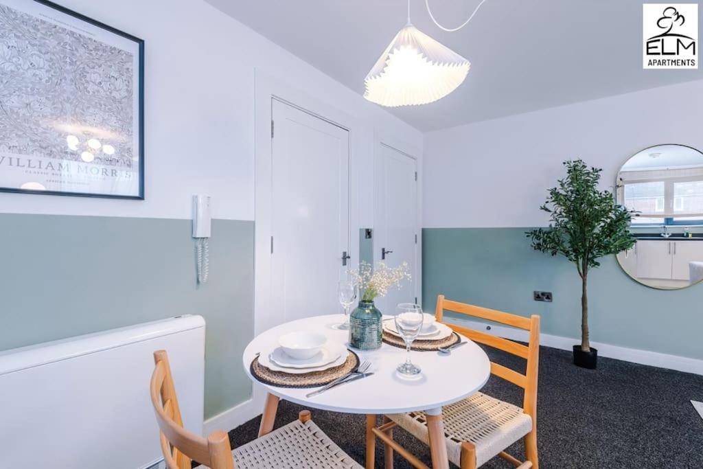 Cozy 1 Bedroom Apartment, Prime Location , Free Parking Manchester Zewnętrze zdjęcie